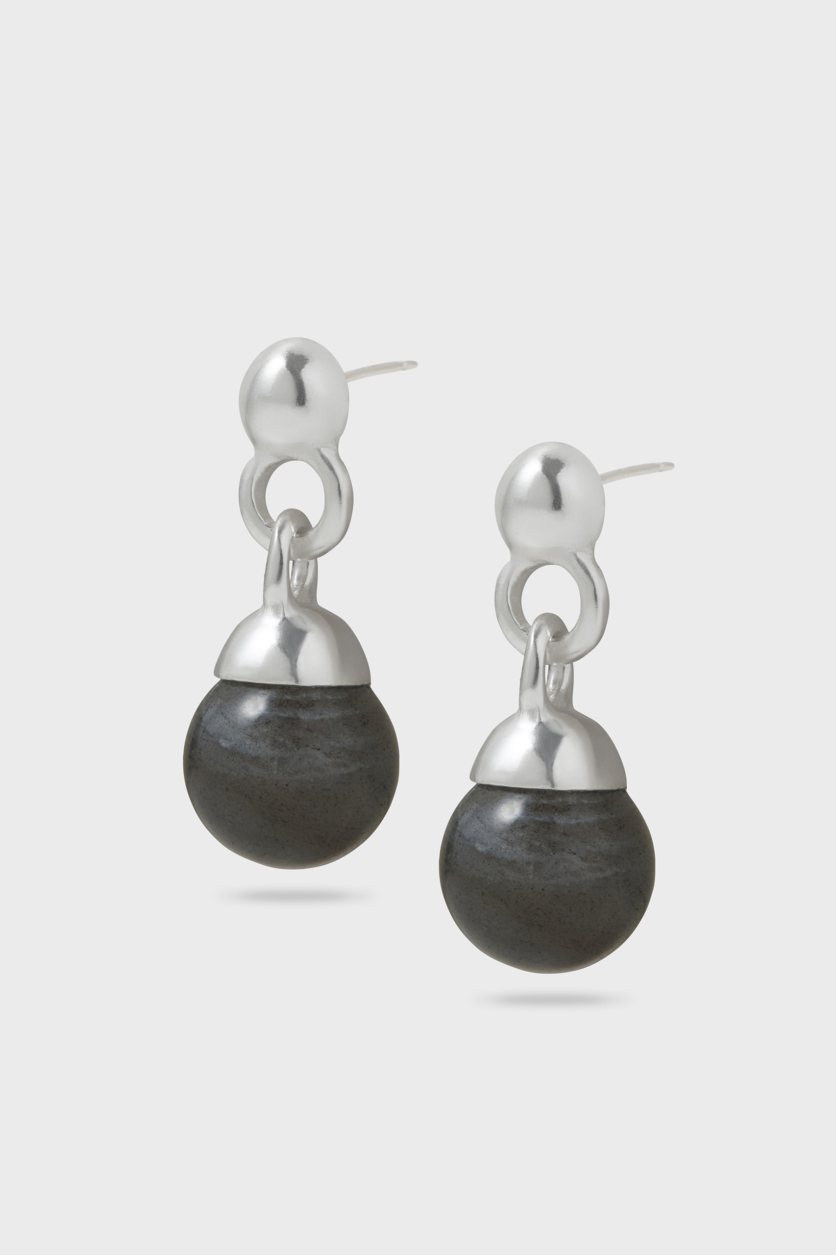 Freckle earring (1)